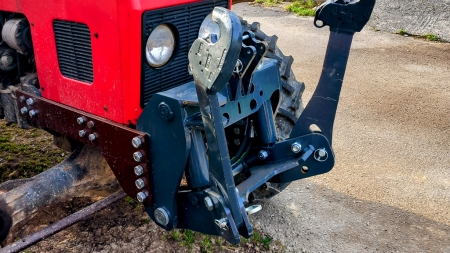 KOMPLETNÝ TROJBODOVÝ ZÁVES NA TRAKTOR UNIVERZÁLNY 2KAT PRE TRAKTOR 1500kg